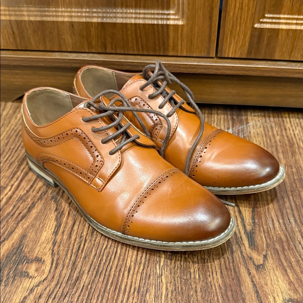 Stacy Adams Boys Tan Leather Cap-Toe Dress Shoes - Picture 2 of 5
